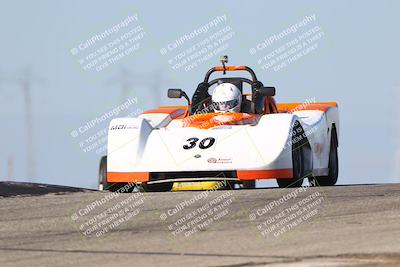 media/Oct-26-2025-CalClub SCCA (Sun) [[8ce1e69566]]/Group 6/Grapevine/